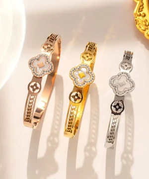 Clover Bangle